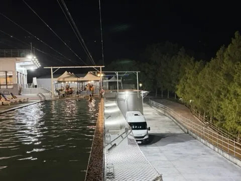 揪好森露營車停在關子嶺森之湯溫泉區附近，適合阿里山下山後泡湯休息